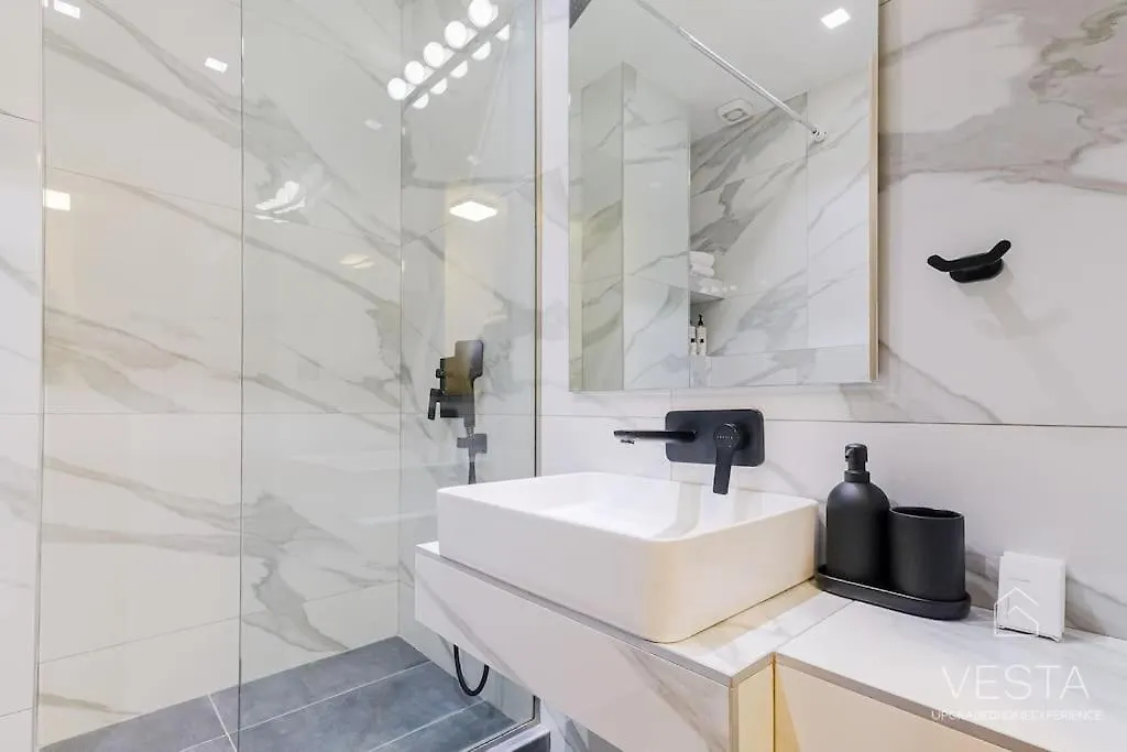 Sweet Vanilla 2-Bdrm Residence, Vesta Philoxenia Θεσσαλονίκη 0*,